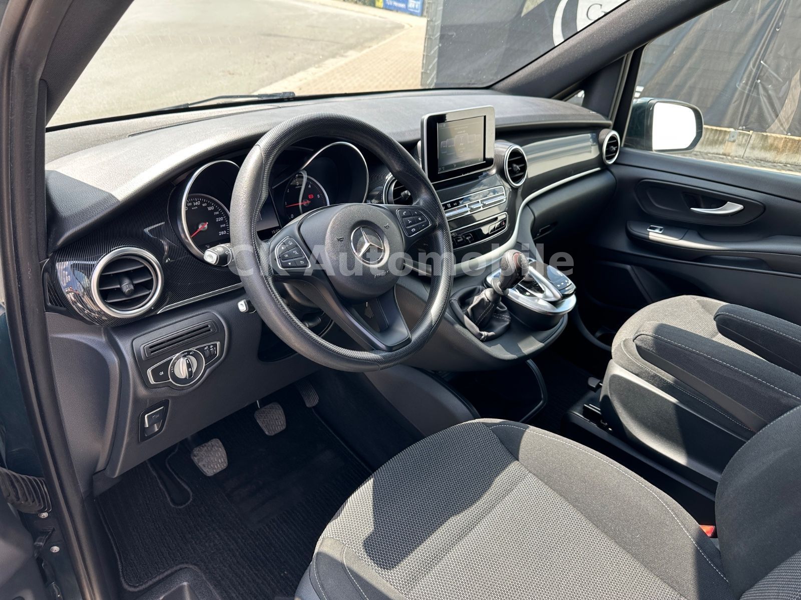 Fahrzeugabbildung Mercedes-Benz V 200d Rise Kompakt/5 Sitze/Klima/ Tempomat