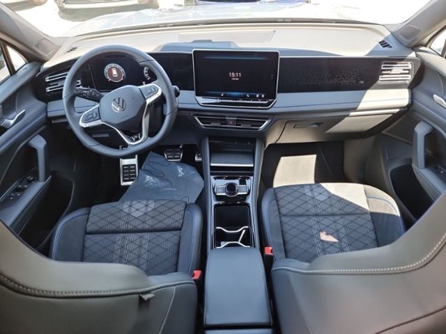 Fahrzeugabbildung Volkswagen Tiguan 1,5 eTSI DSG R-LINE BLACK STYLE NAVI MATR