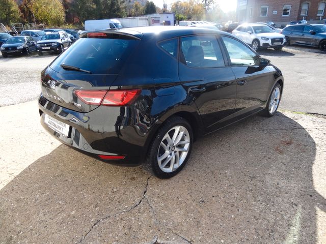 Fahrzeugabbildung Seat Leon Style/Automatik/1.Hd/Navi/PDC/80TKM/
