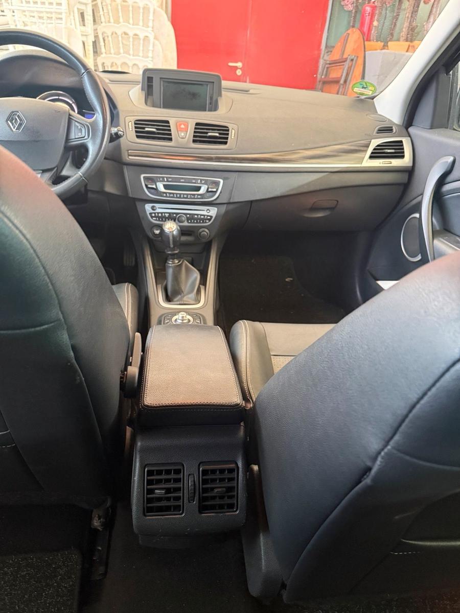 Renault Megane 2010 — photo 11