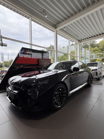 BMW M5 Limousine M Drivers P. / Hybrid