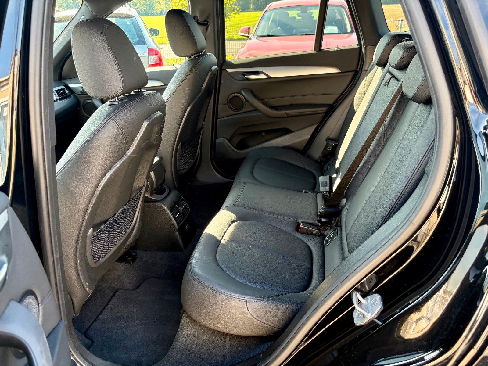 Fahrzeugabbildung BMW X1 sDrive18d Aut. Navi Leder M SPORTLENKRAD 1.HD