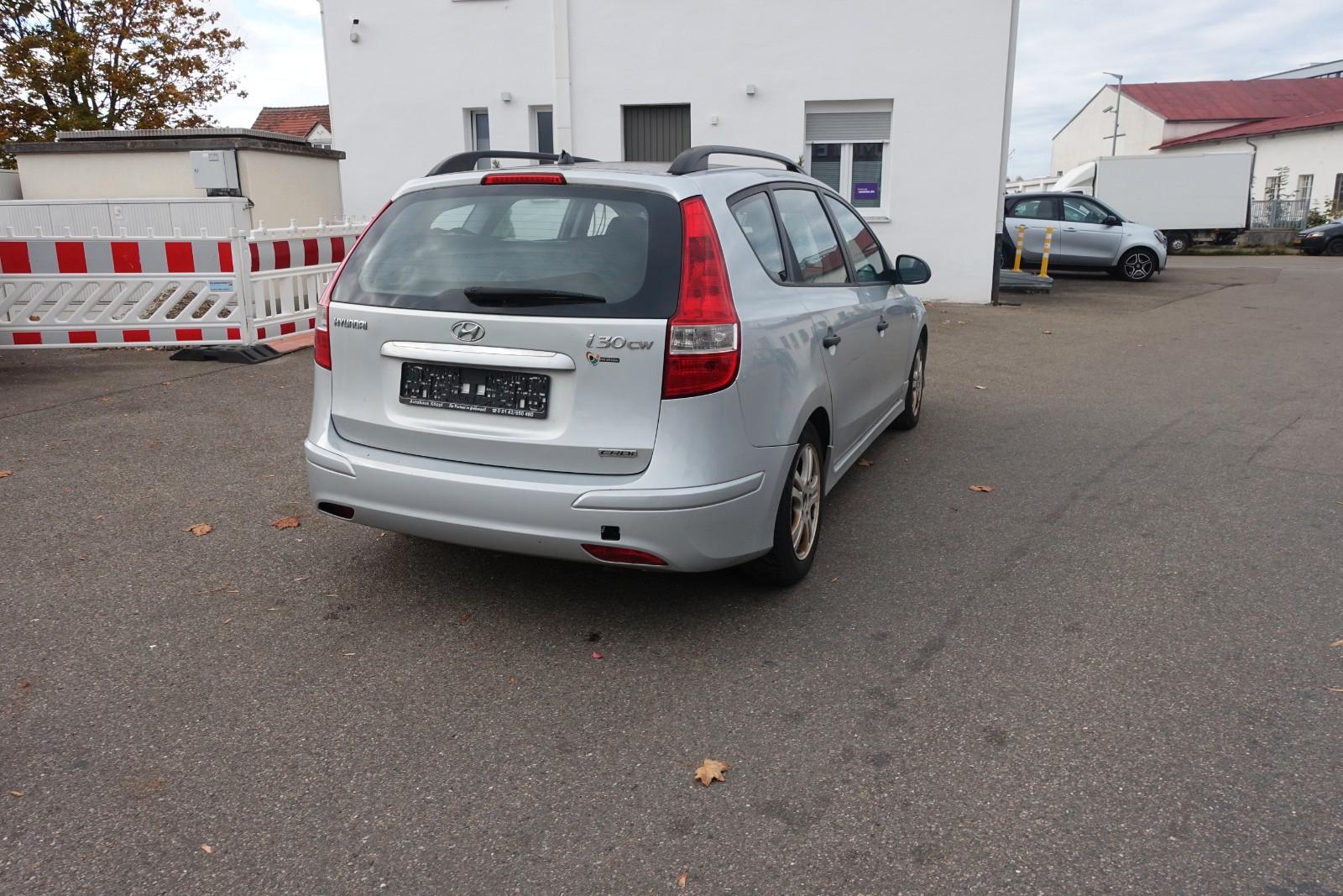 Hyundai i30 2010 — салон
