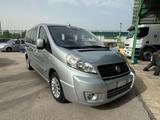 Fiat Scudo Panorama 5 posti autocarro o 9 posti  - silberne Fiat Scudo