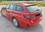BMW 330e Touring Sport Line HUD - rote BMW 330