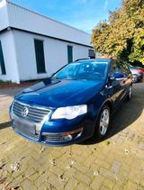 Volkswagen VW Passat 1.6 - Volkswagen Passat mit Benzin-Antrieb: Kombi, 1.6
