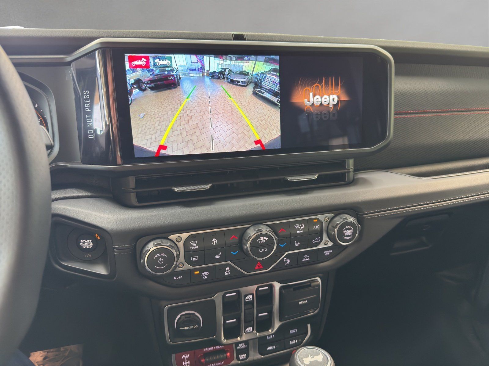 Fahrzeugabbildung Jeep Wrangler MOAB 6.4 V8 Hemi