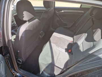 Volkswagen Golf - 8