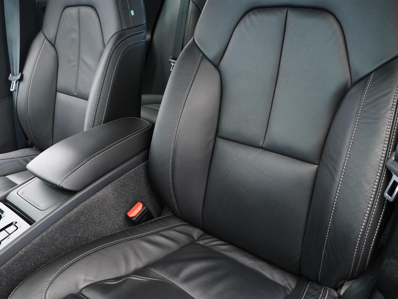 Volvo XC40 B4 B R Design LED/NAVI/ACC/LEDER/360°