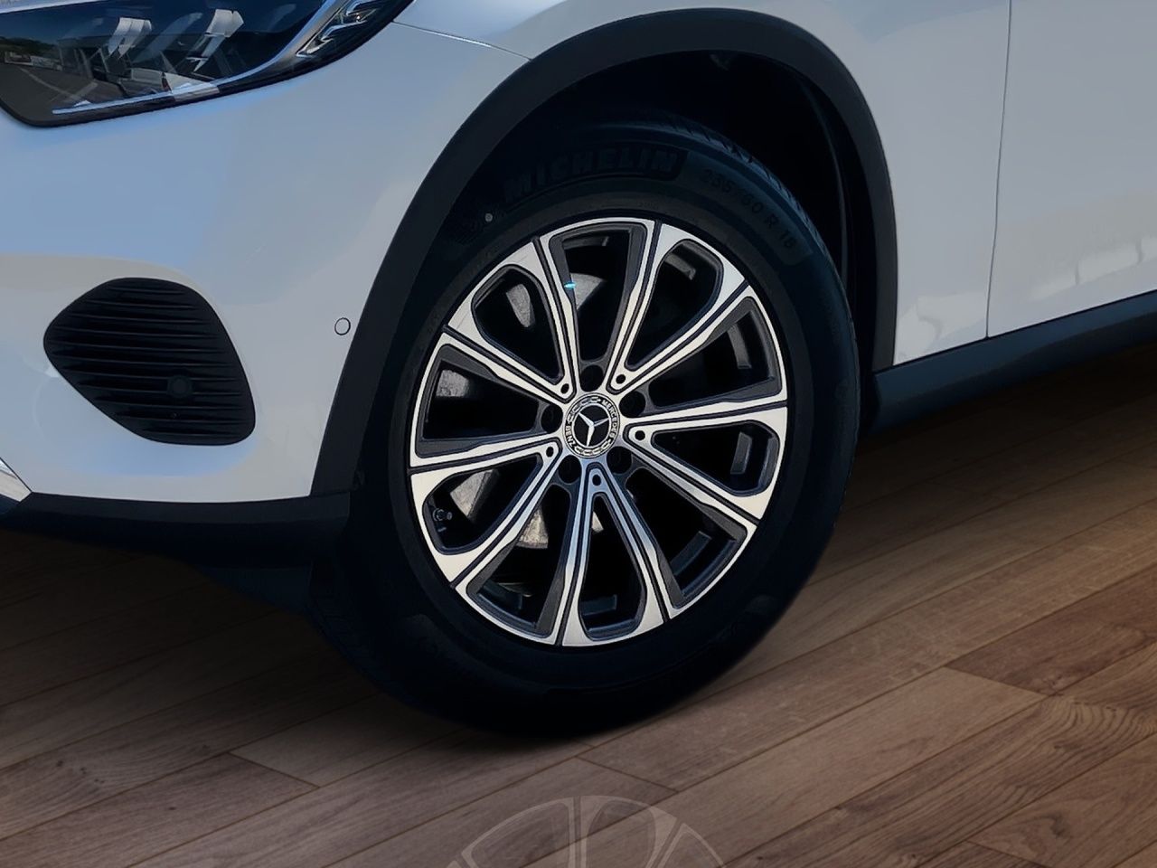 Fahrzeugabbildung Mercedes-Benz GLC 200 4M AVANTGARDE+AHK+CARPL+LED+EL.HECKK+SHZ