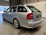 Skoda Octavia Combi RS Navi/PDC/Schiebedach/KWFahrwerk - Skoda Octavia aus 2007: Kombi