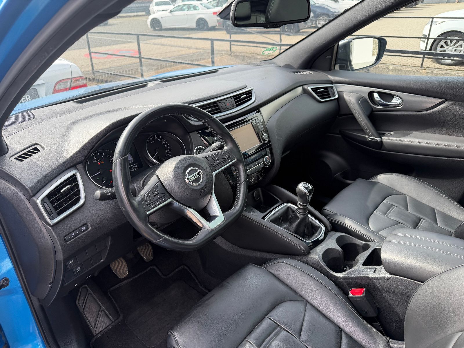 Fahrzeugabbildung Nissan Qashqai Tekna /GLASDACH/360°/MEMORY/NAVI