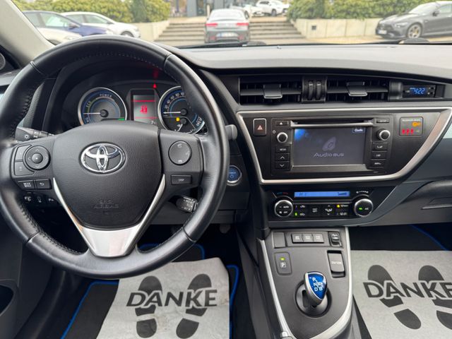 Toyota Auris  Hybrid Life+