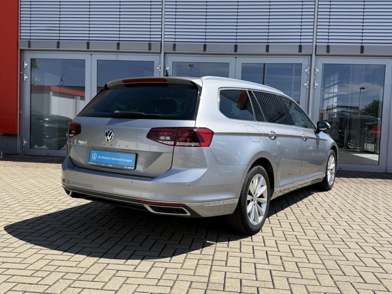 Volkswagen Passat Variant 2.0 TDI Elegance DSG KAMERA ACC foto 4