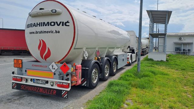 Schwarzmüller 4 Kammern, ADR, Treibstoff Fuel