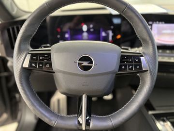 Fotografie des Opel Astra Sports Tourer 1.5 D Automatik GS