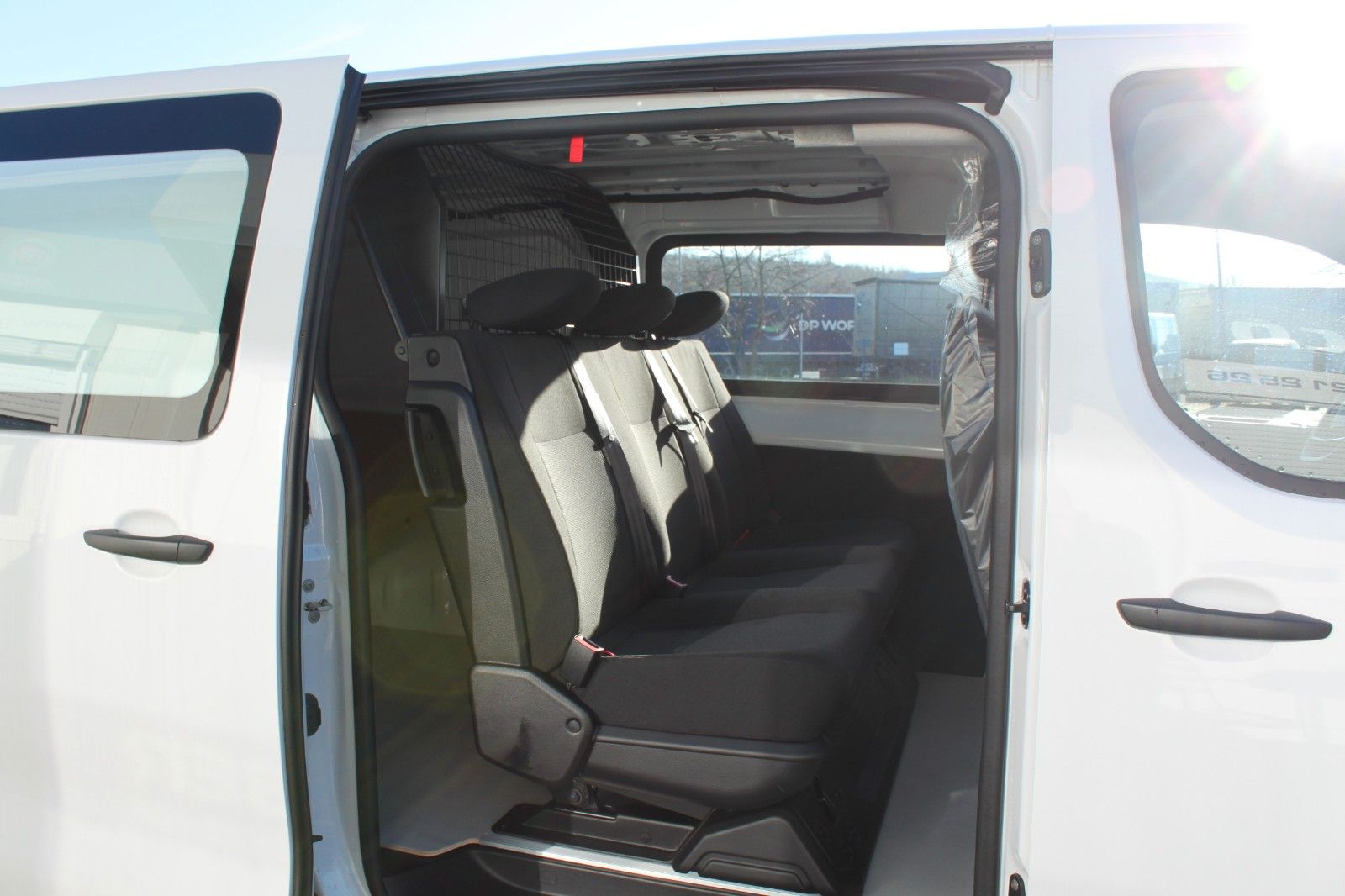 Fahrzeugabbildung Fiat Scudo L3 Flexcab Trennwand klappbar AHK