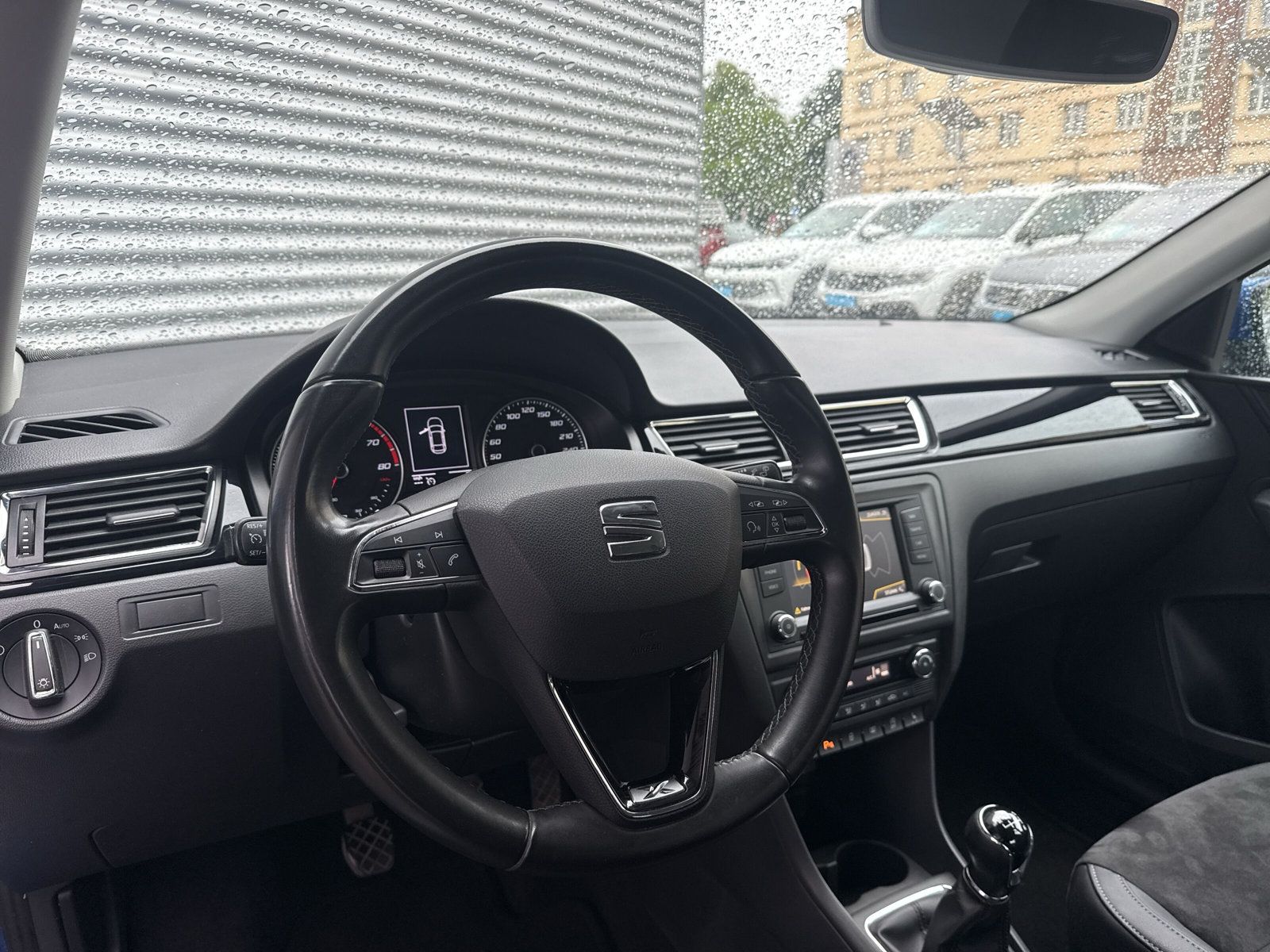 Fahrzeugabbildung SEAT Toledo 1.0 TSI Xcellence Navi PDC GRA
