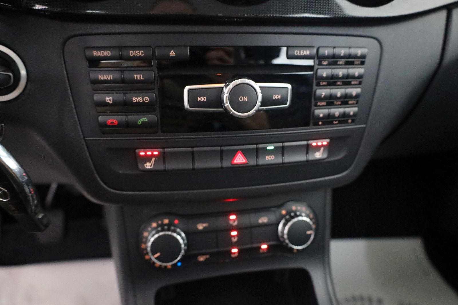 Fahrzeugabbildung Mercedes-Benz B 180 Leder,Navi,Xenon,SH,PDC,SR+WR