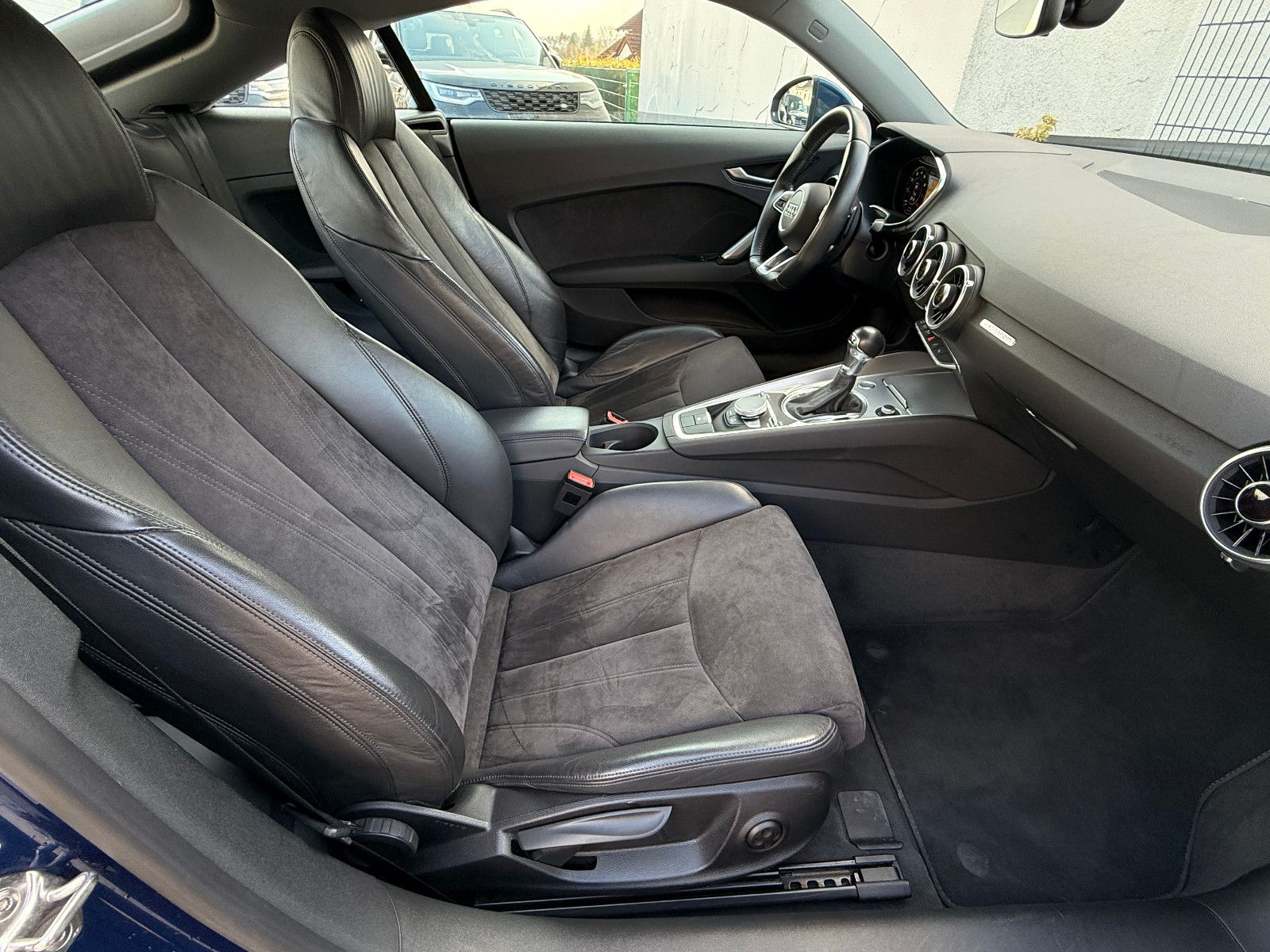 Fahrzeugabbildung Audi TT Coupe 2.0 TFSI Quattro /AUTOMATIK/NAVI/ALCANT