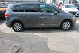Volkswagen Touran 1.6 TDI DSG Navi 7-S 1.Hd. scheckheft gep - VW Touran Gebrauchtwagen in Bonn