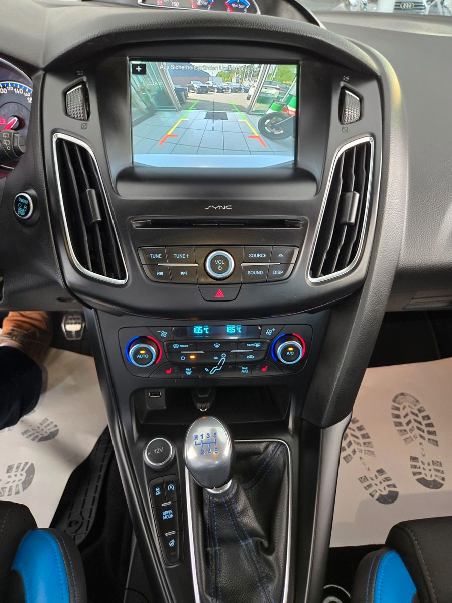 Fahrzeugabbildung Ford Focus Lim. RS*Recaro Sitze
