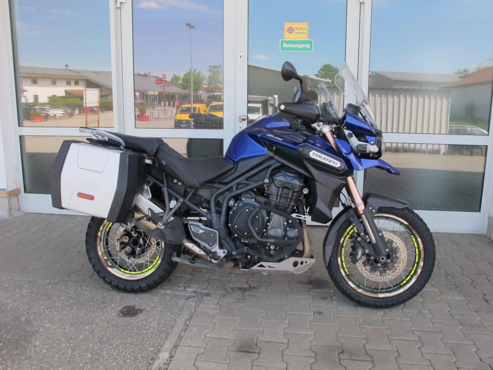 Triumph Tiger 1200 Explorer XC mit Kofferset