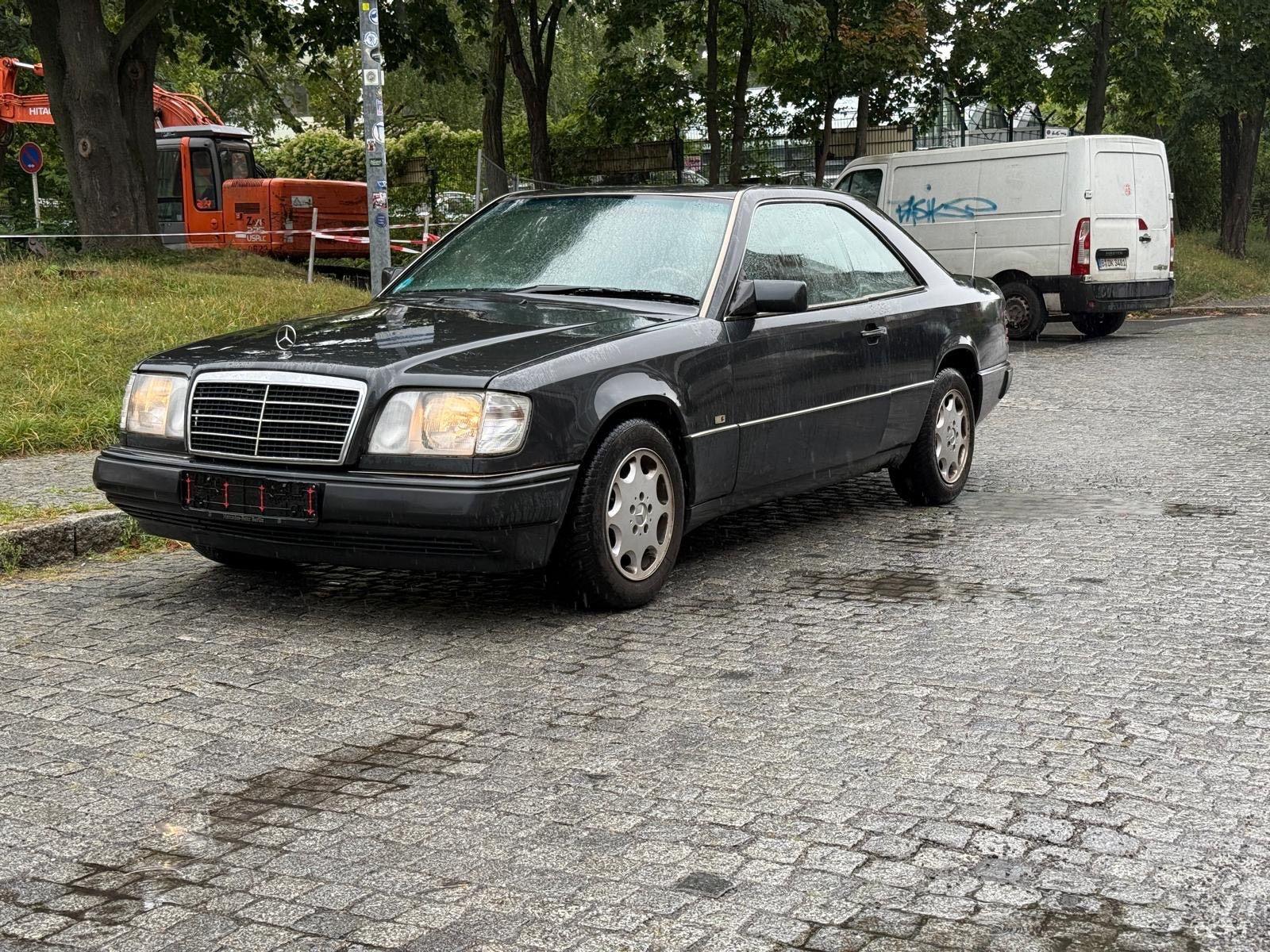 Mercedes-Benz E 200