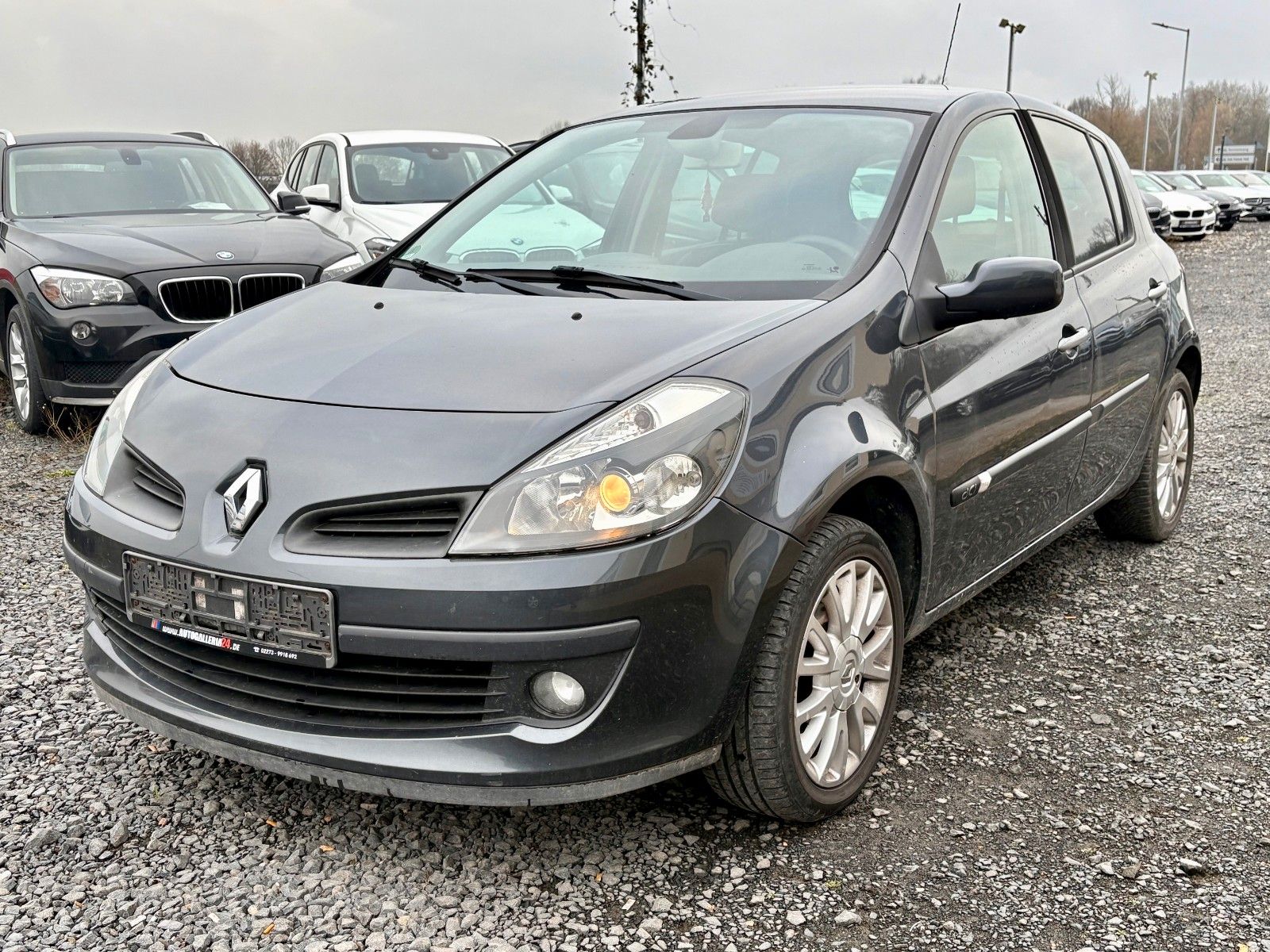 Fahrzeugabbildung Renault Clio III Exception 1.5 dCi Klima Leder TÜV 08/26