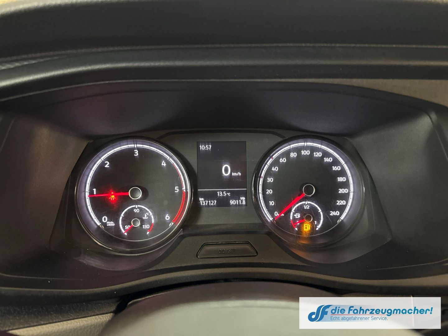 Fahrzeugabbildung Volkswagen Transporter T6.1 Kombi lang FWD DAB Notbremsass