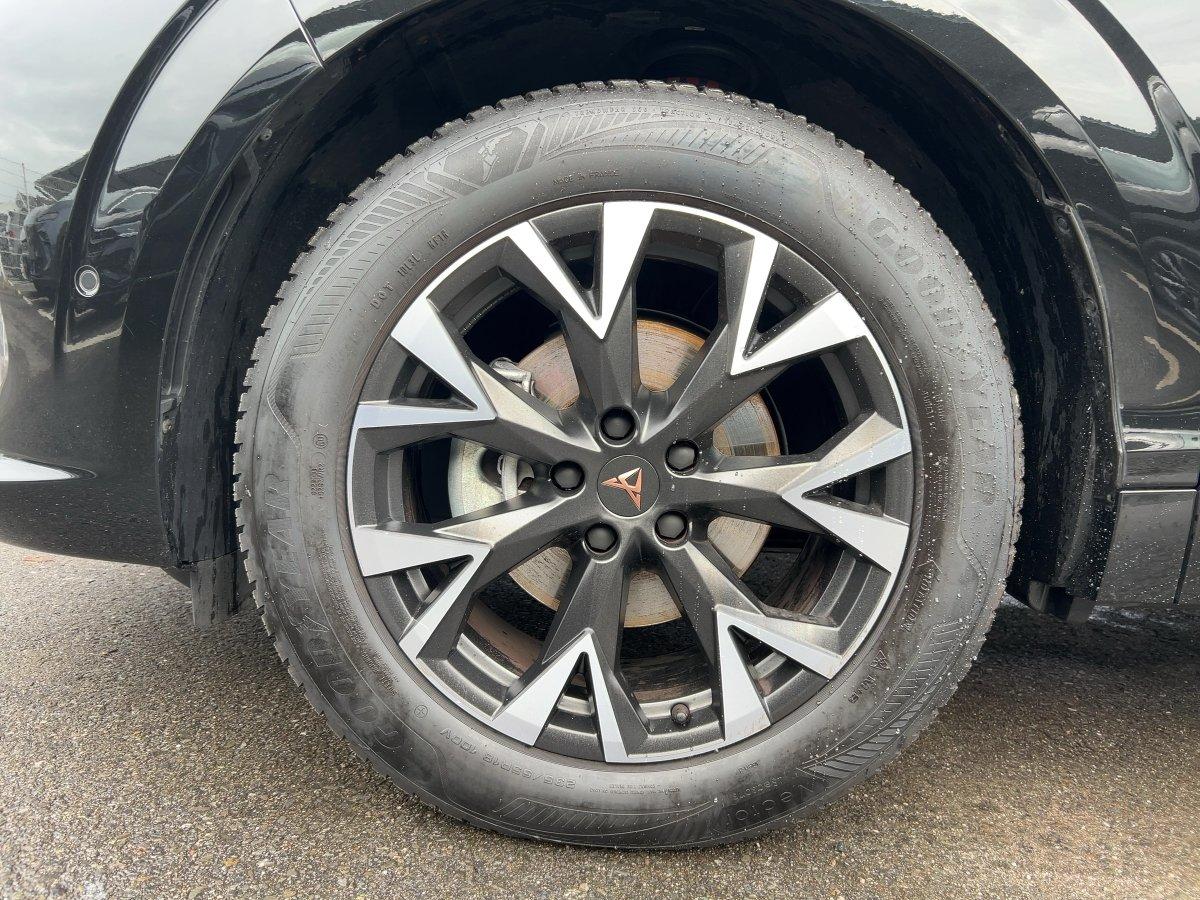 Cupra Terramar 1.5 eTSI DSG MATRIX+AHK+PANO+ACC+ALCAN