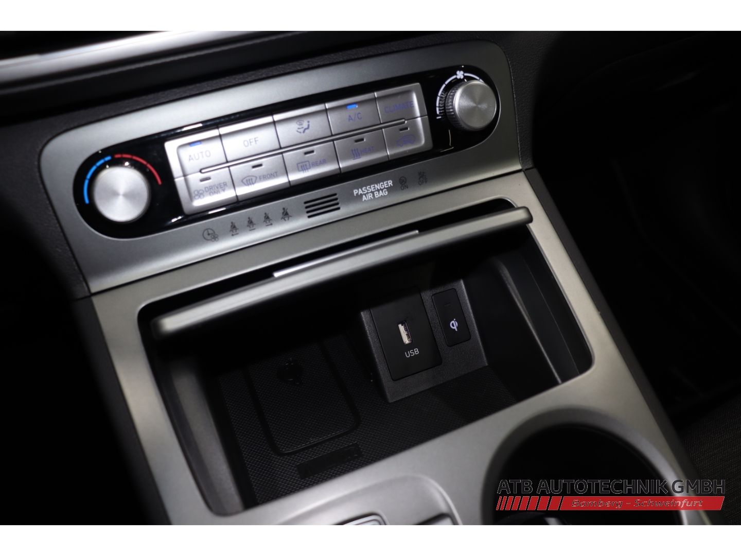 Fahrzeugabbildung Hyundai KONA Elektro Trend 39,2 kWh 2WD SOH 97,9 % Assis