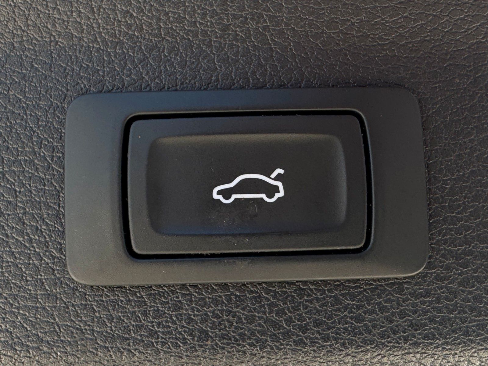 Fahrzeugabbildung Audi Q3 45 TFSI e S tronic Sonos Virtual Pano CAM ACC