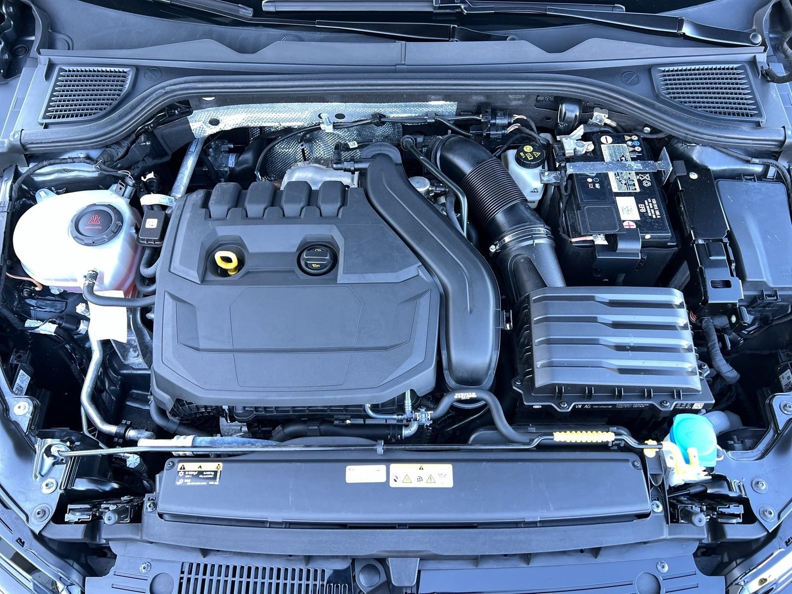 Volkswagen Golf VIII Variant 1.5 TSI Life MATRIX RFK NAVI