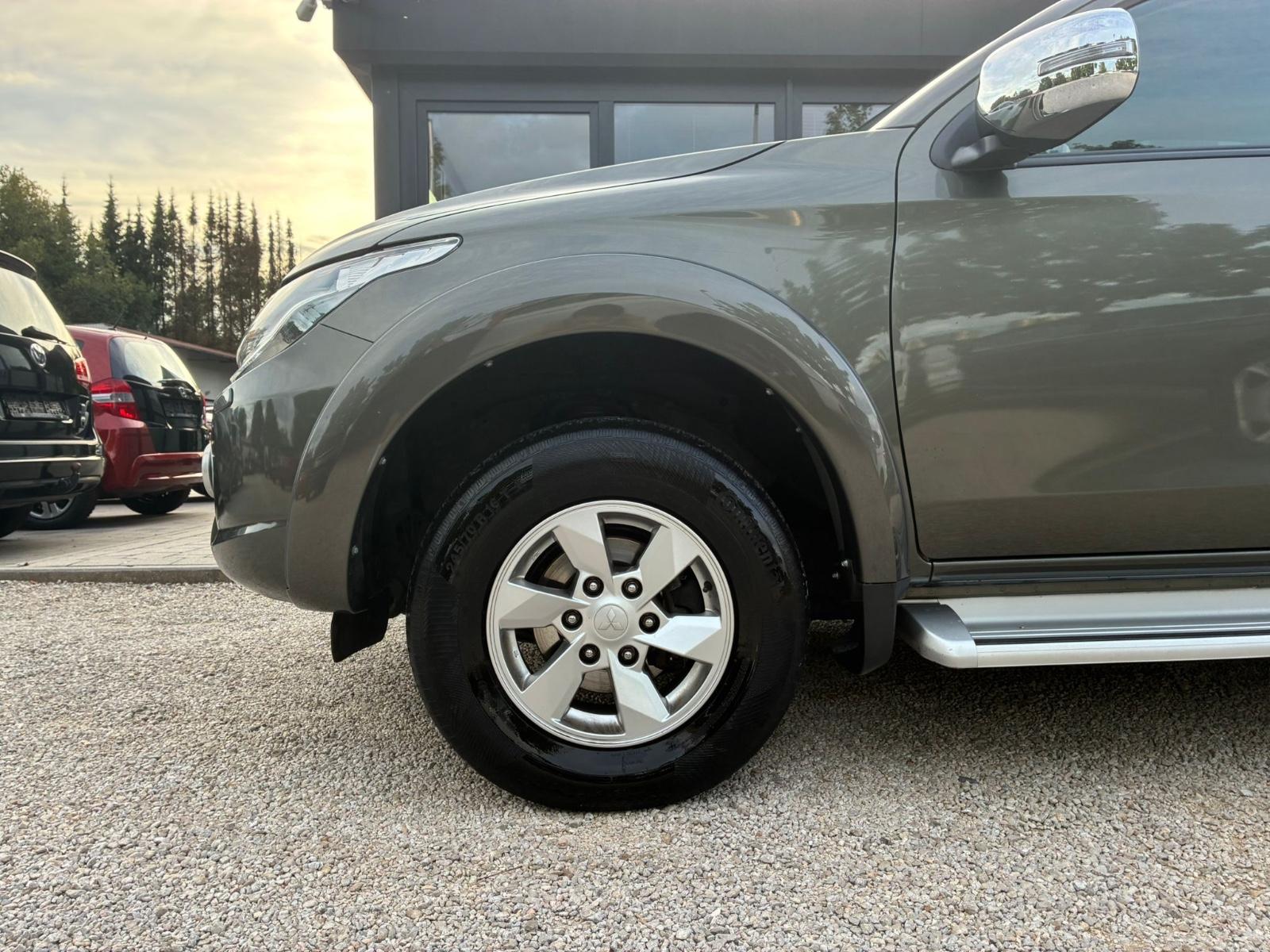 Mitsubishi L200 Plus Doppelkabine 4WD*Kamera*Temp*Hardtop*