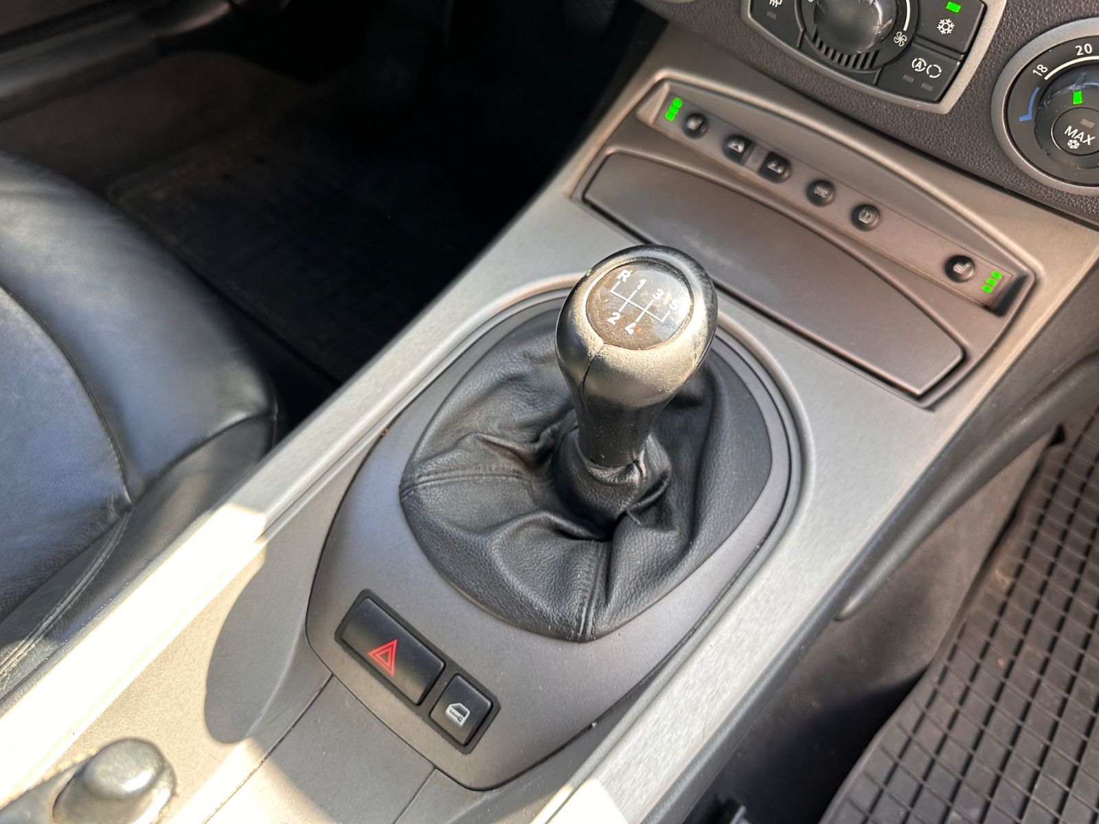 Fahrzeugabbildung BMW Z4 Roadster 2.2i Xenon/Leder/GRA/HiFi/PDC/Klima