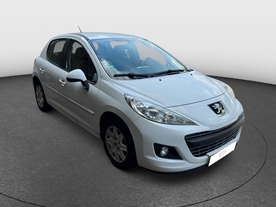 Peugeot 207 -5Türig-Klima-Tüv-Allwetter-Öl Neu