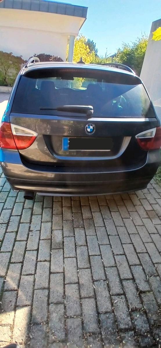 BMW 320 2009 — engine 150 HP (110kW)