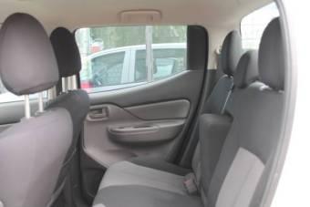 Mitsubishi L200 2.4 DID Base Extra DC 4WD MT