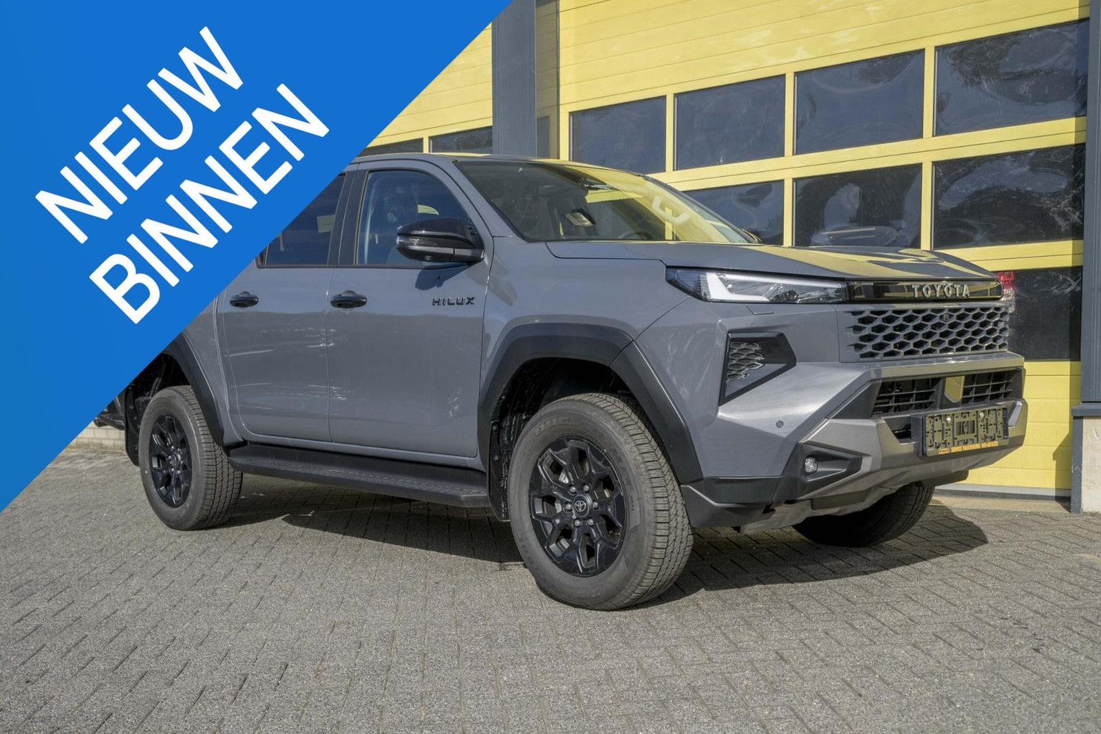 Toyota Hilux 2.8 D-4D Hybrid Invincible JBL voll-aussta