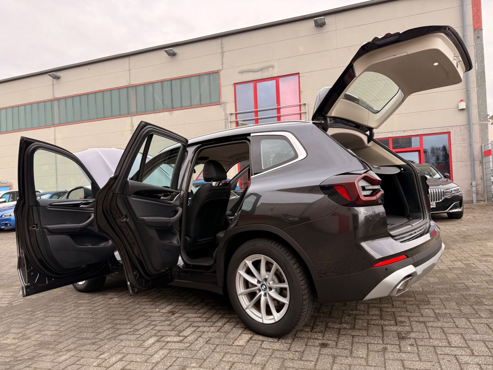 BMW X3 xDrive 20 d LEDER NAVI AUTOMATIK NEUES MODELL foto 13