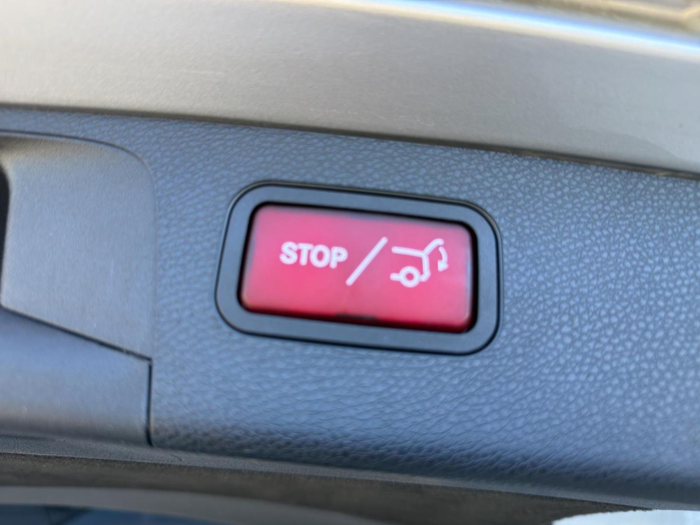 Mercedes-Benz E 220 d T Avantgarde MBUX COMAND Kamera LED Appl