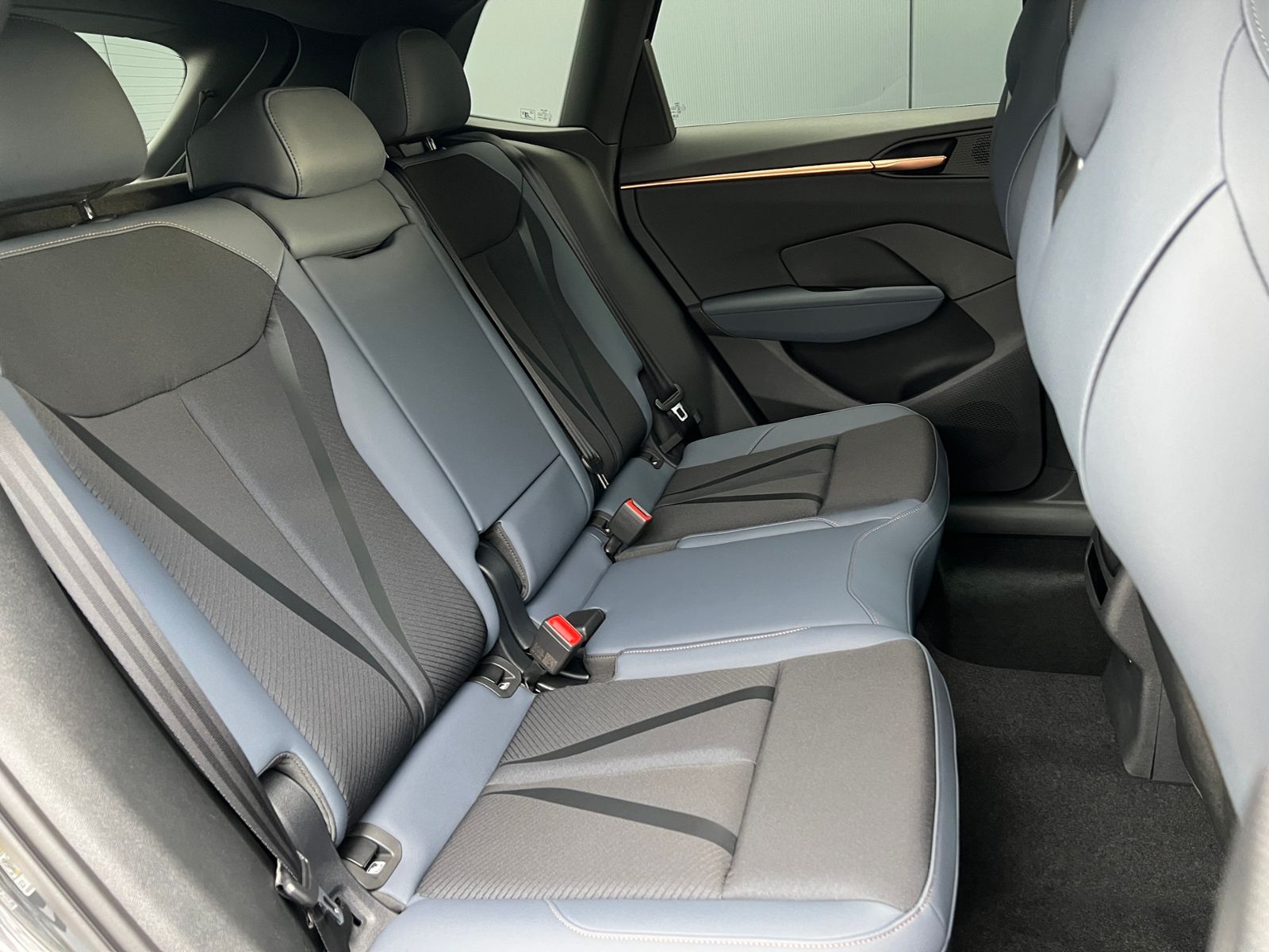 Fahrzeugabbildung CUPRA Terramar VZ 2.0 TSI DSG 4Drive *Garantie, AHK, D