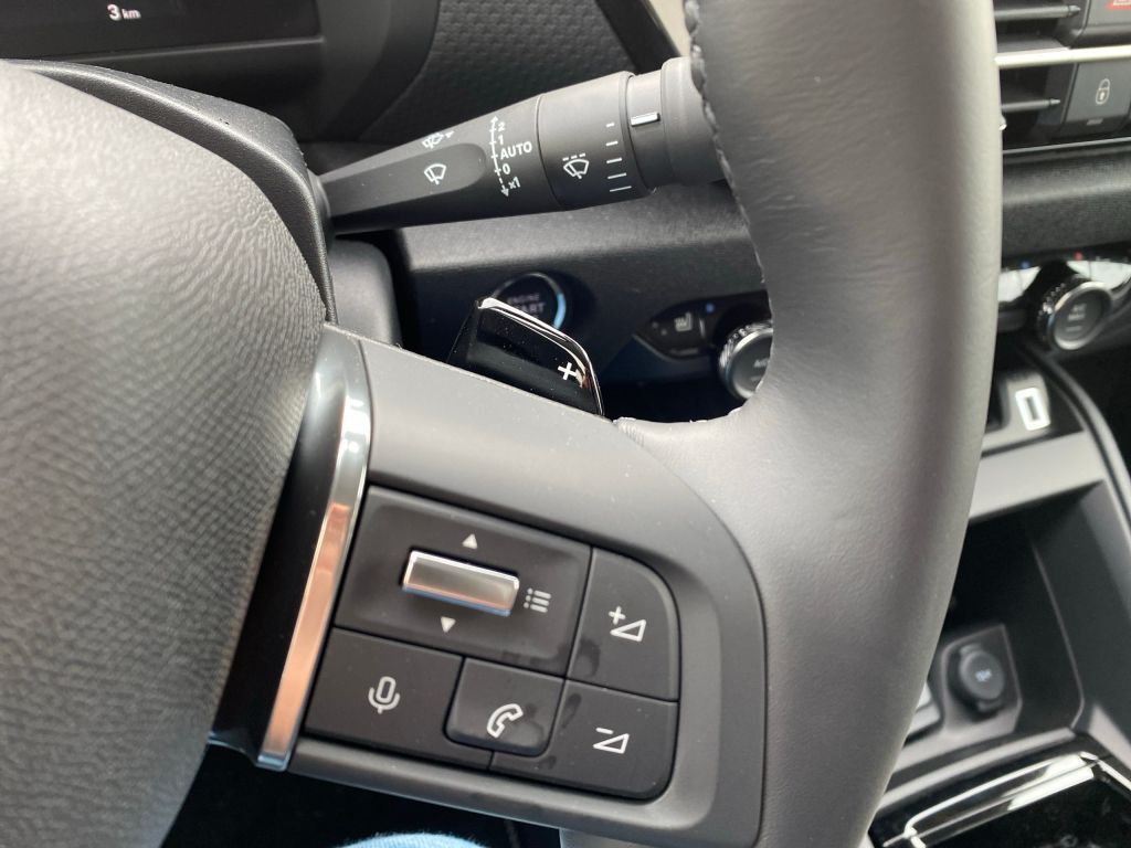 Fahrzeugabbildung Citroën C4 Benziner 130 Automatik MAX *Winter-Paket*