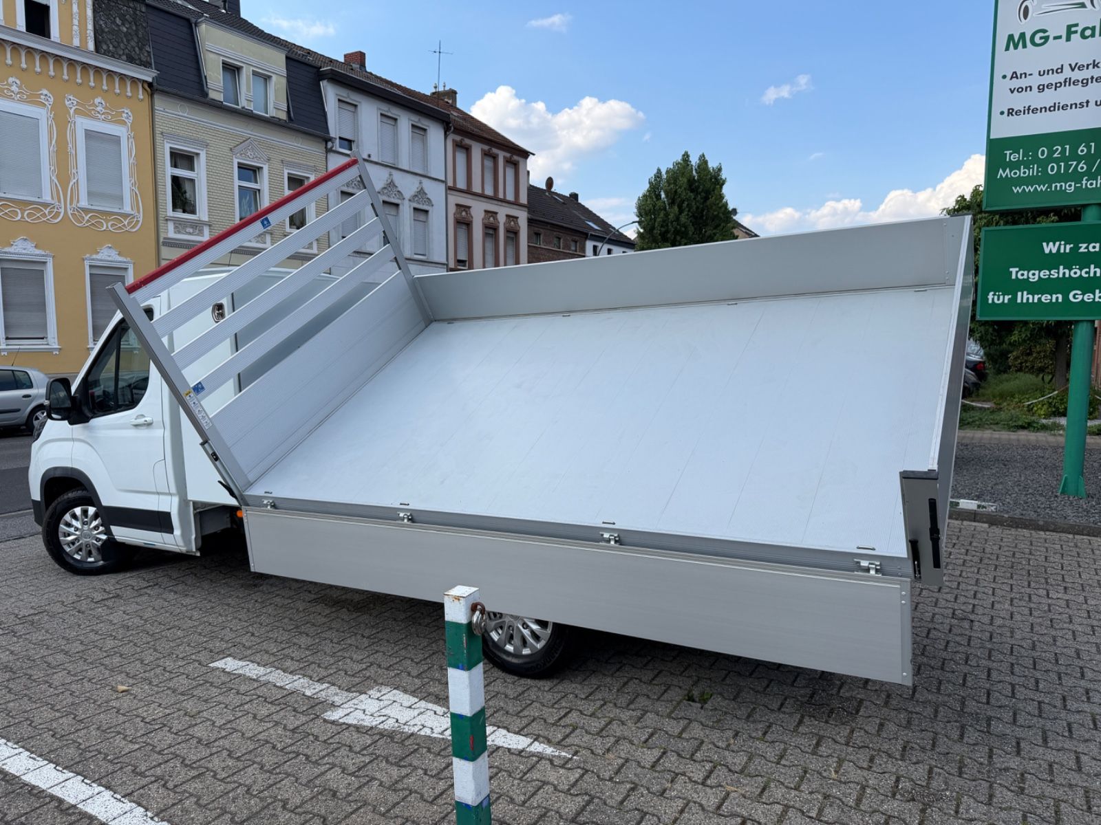 Fahrzeugabbildung Maxus DELIVER9 DREISEITENKIPPER L4 LUXURY LED NEUWAGEN