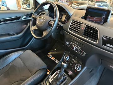 Audi Q3 2.0 TFSI quattro *Xenon*Klima*SHZ*Navi*PDC*