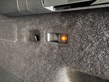 Fahrzeugverkauf 34 Skoda Kodiaq 2.0 TDI 4x4 Sportline Pano AHK 7-Sitze