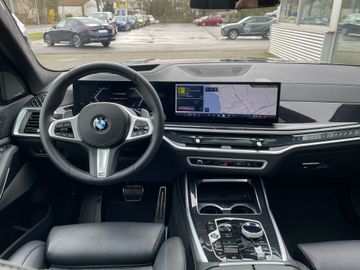 BMW X7 - 7