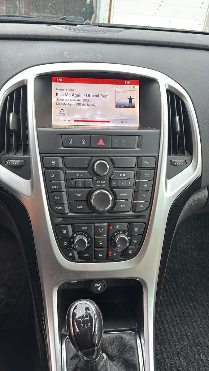 Opel Astra 2014 — photo 12