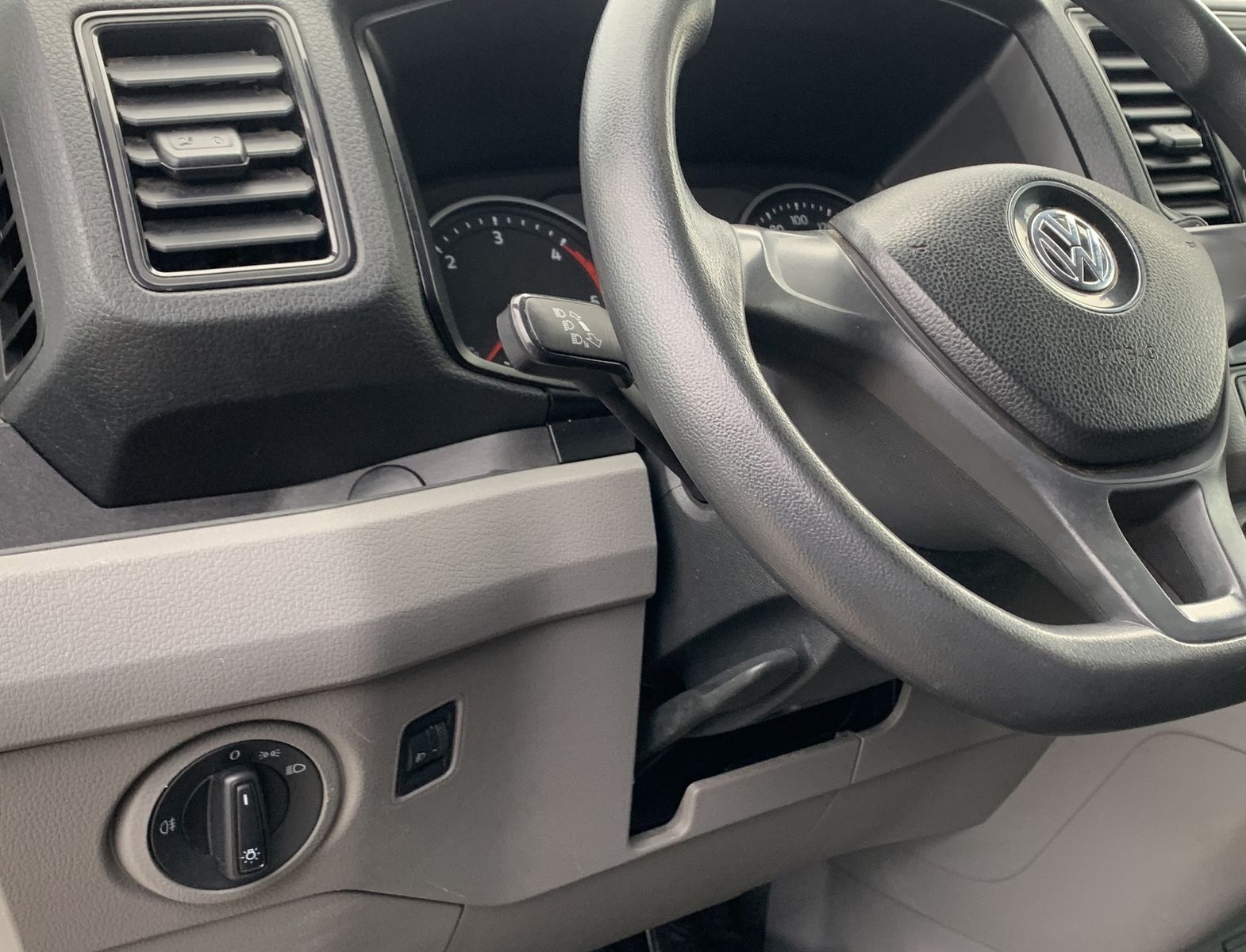 Fahrzeugabbildung Volkswagen Crafter Kasten 35 Mittellang FWD*Navi*Klima*